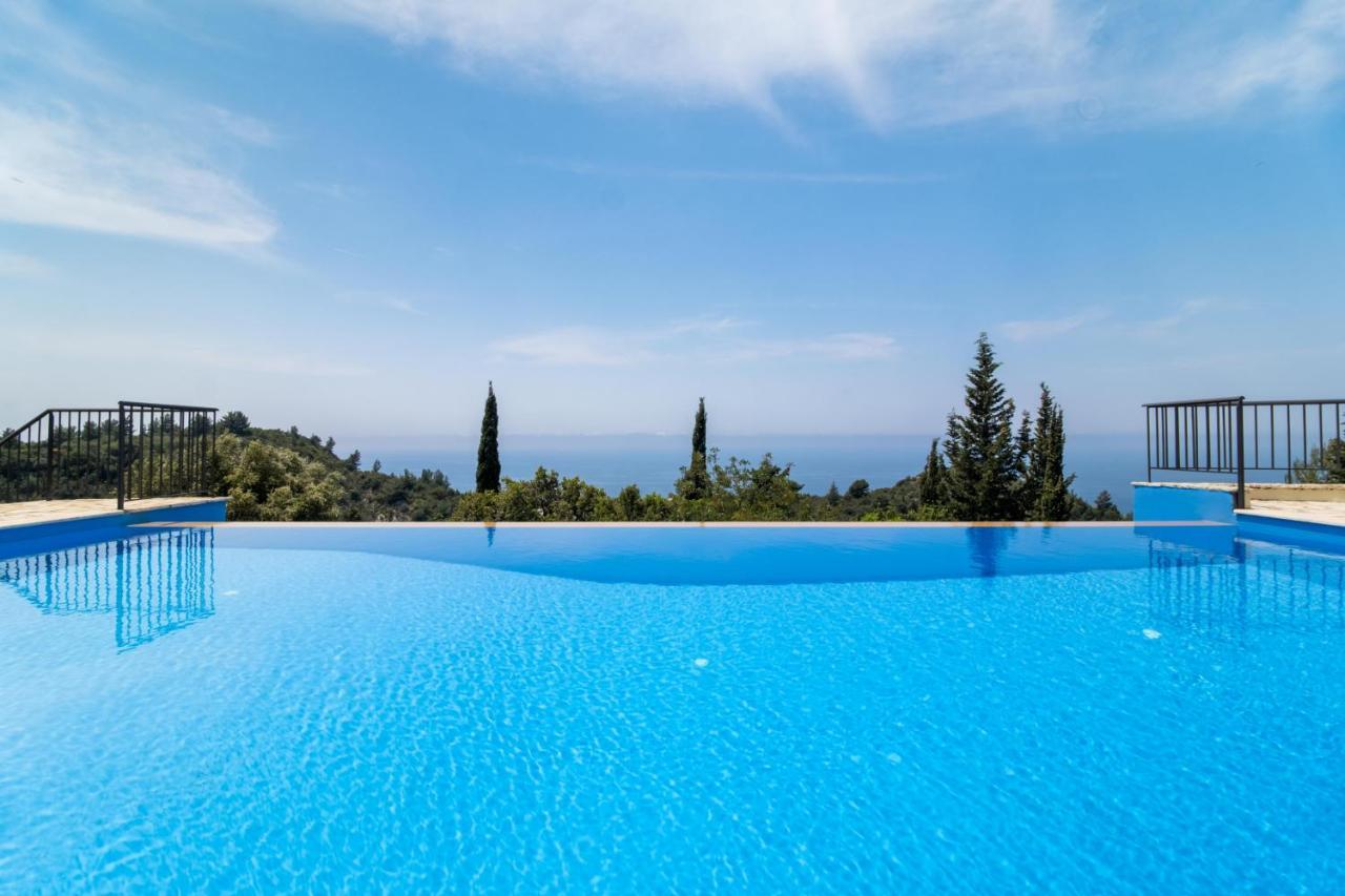 Sapphire Blue Villa Kalamítsi Exterior photo
